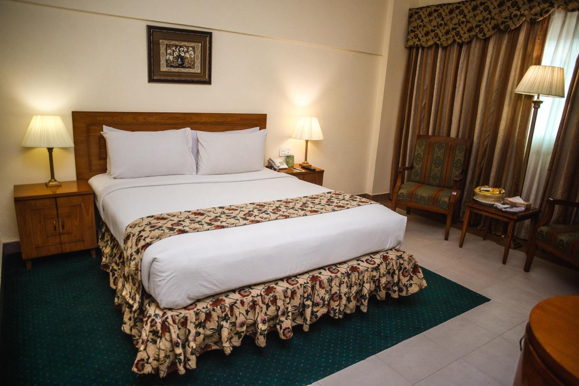 Mehran Hotel Карачи Экстерьер фото