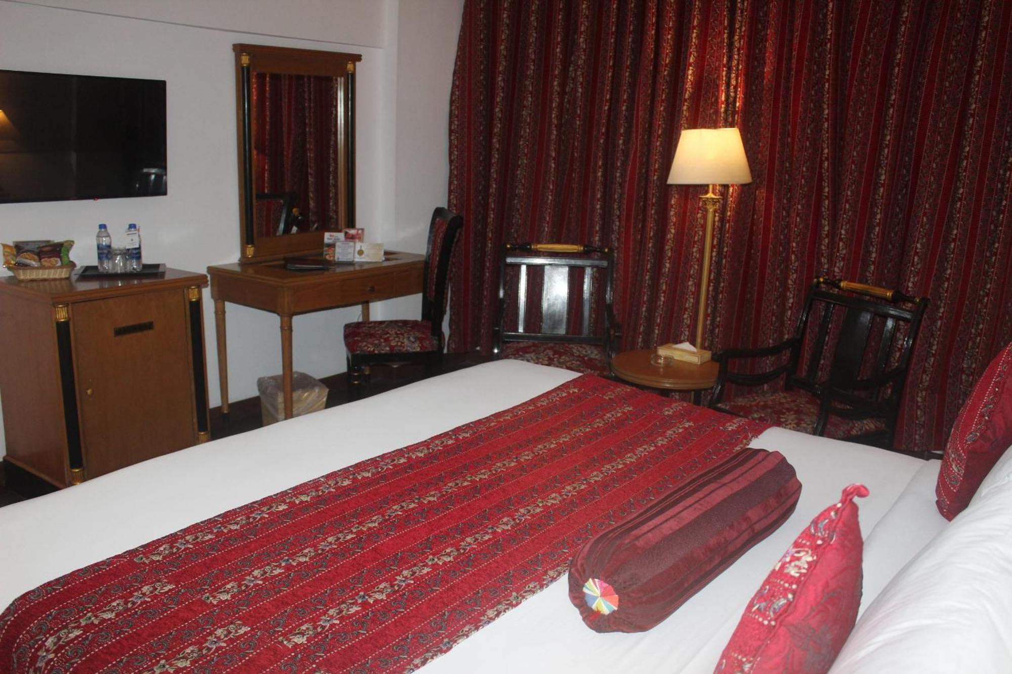 Mehran Hotel Карачи Экстерьер фото
