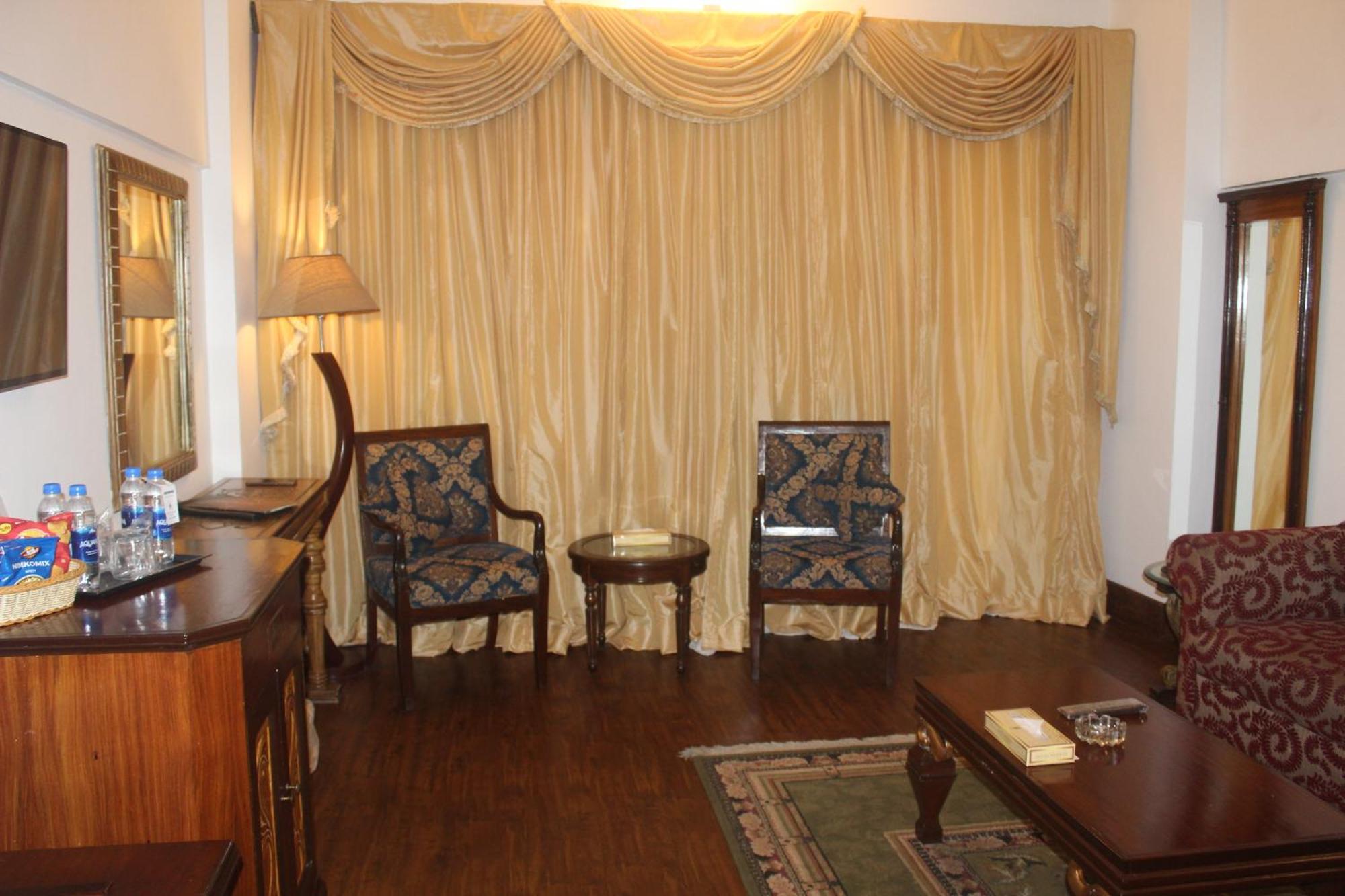 Mehran Hotel Карачи Экстерьер фото