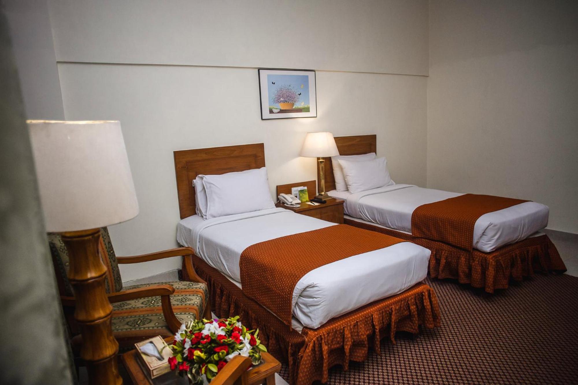 Mehran Hotel Карачи Экстерьер фото